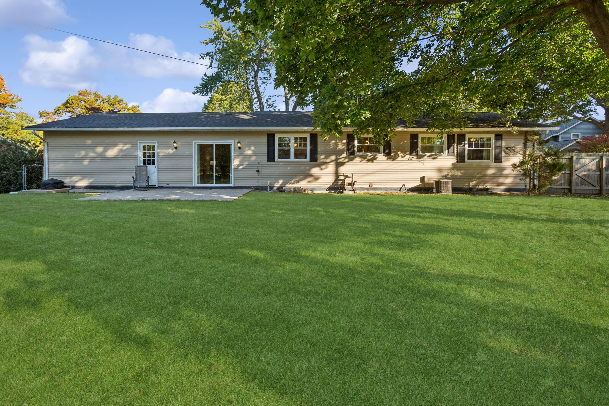 1854 Cranbrook Street, St. Joseph