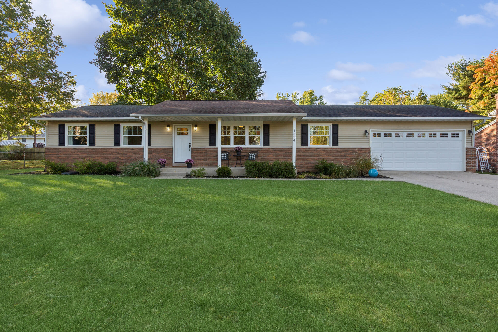 1854 Cranbrook Street, St. Joseph