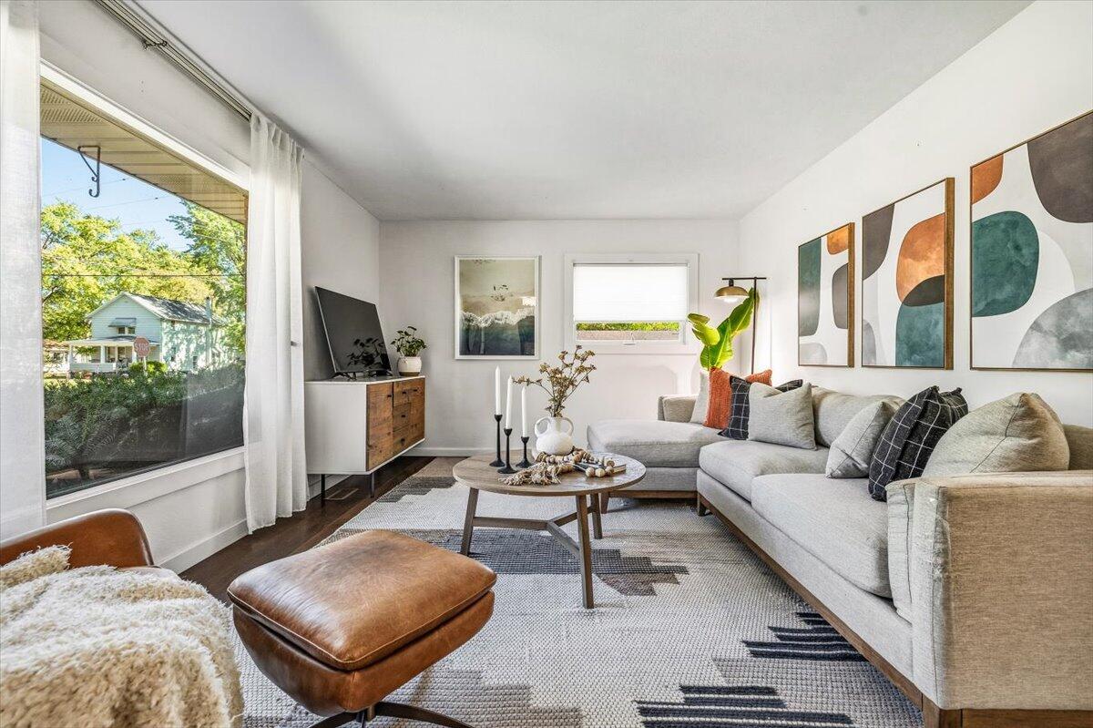 112 Butternut Street, Three Oaks