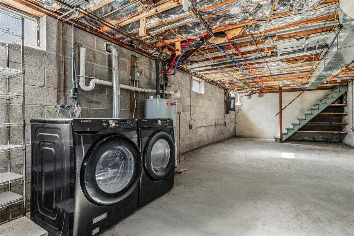 112 Butternut Street, Three Oaks