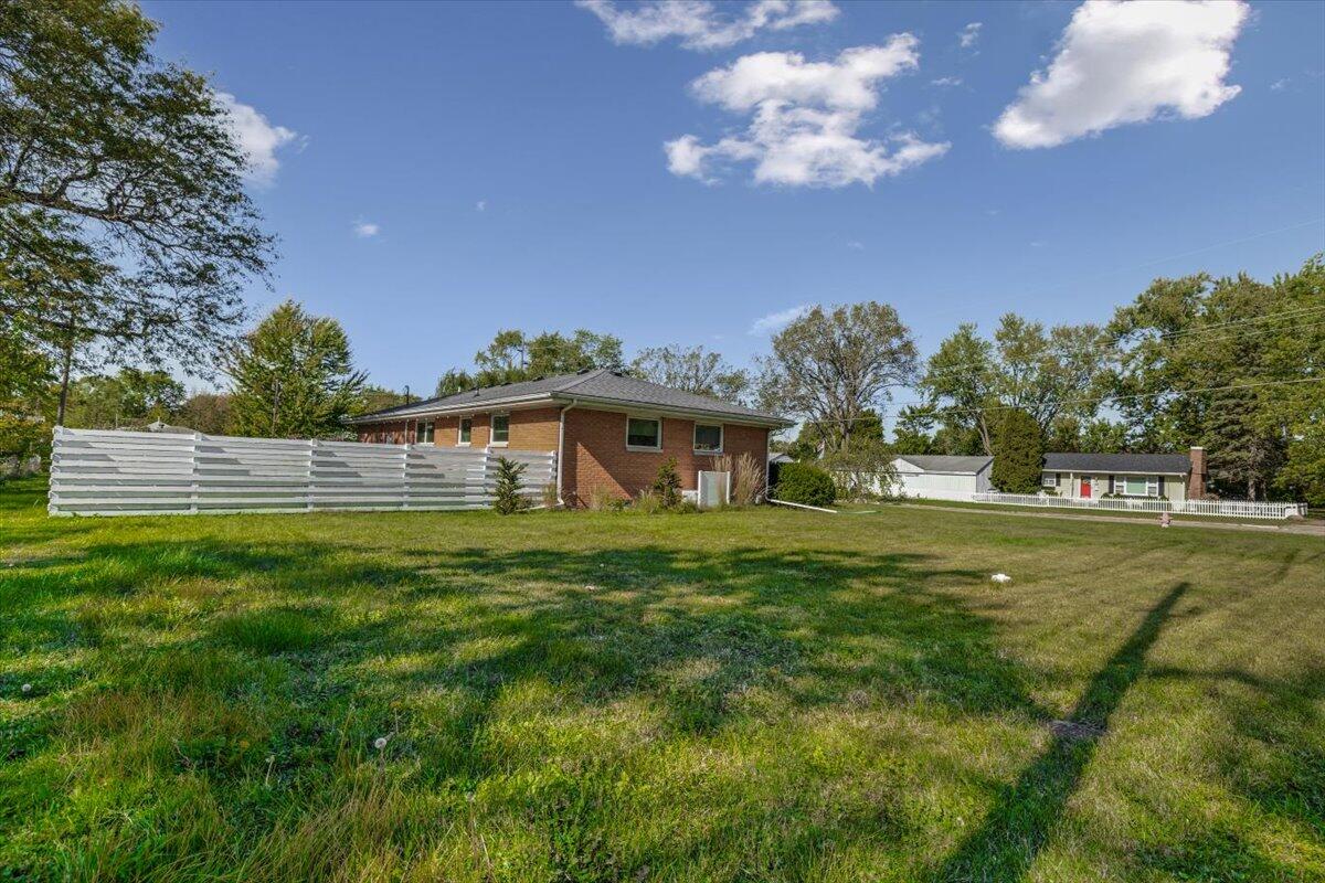 112 Butternut Street, Three Oaks