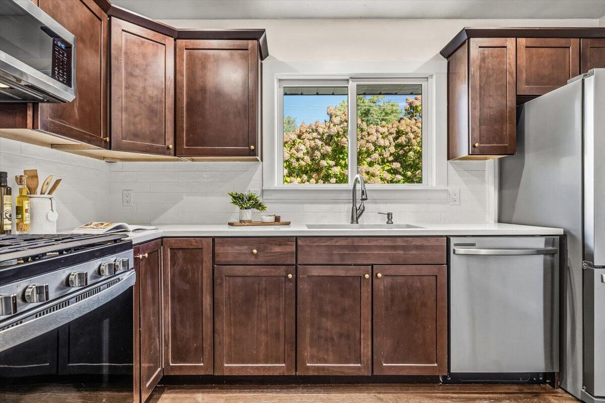 112 Butternut Street, Three Oaks