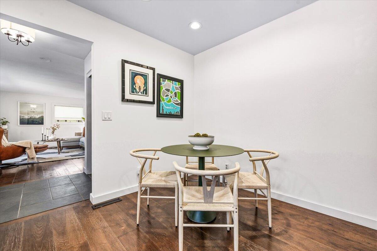 112 Butternut Street, Three Oaks