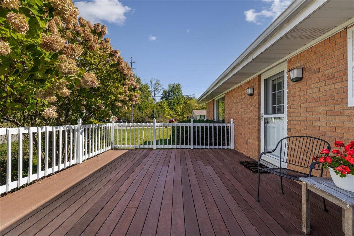 112 Butternut Street, Three Oaks