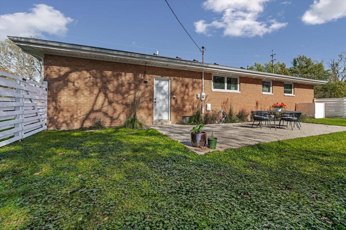 112 Butternut Street, Three Oaks