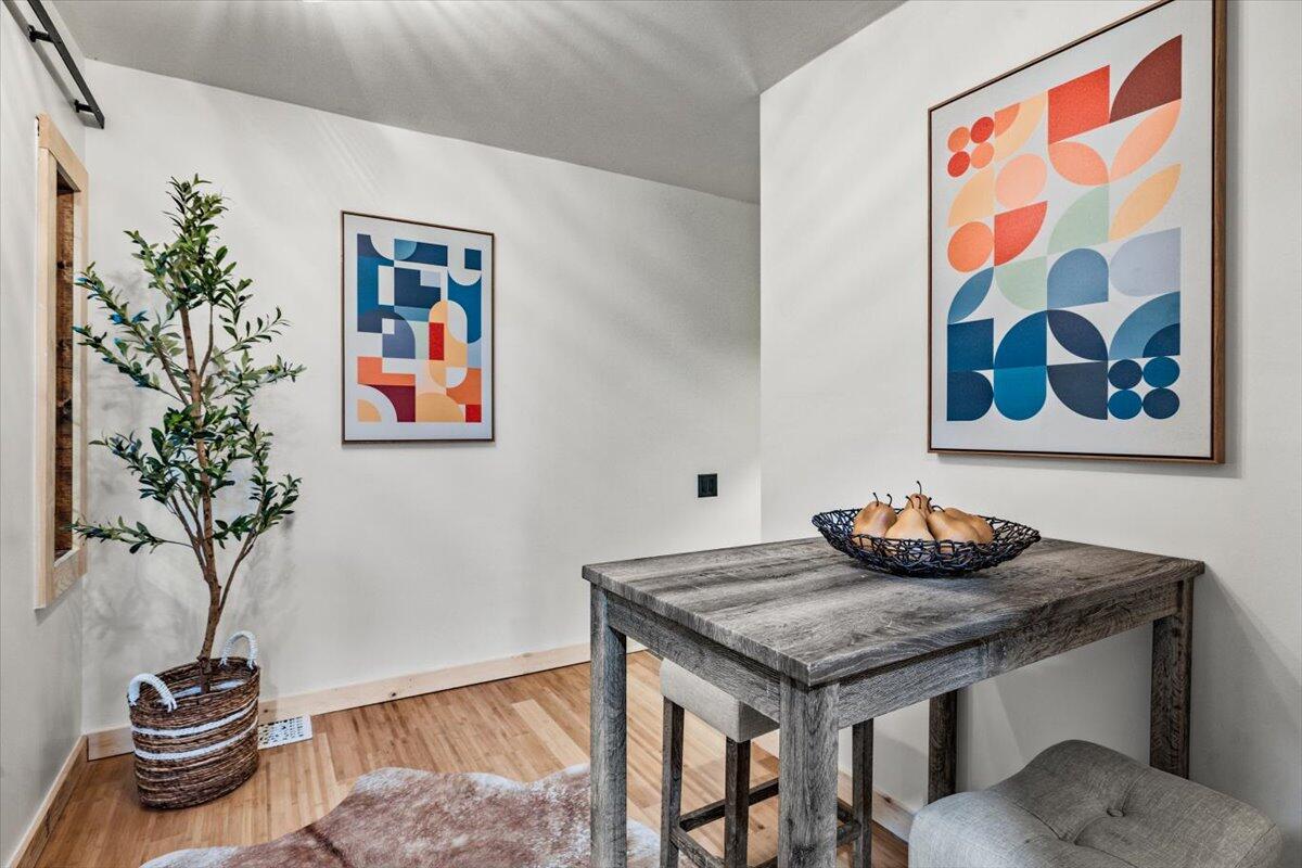 12980 Crestview Drive