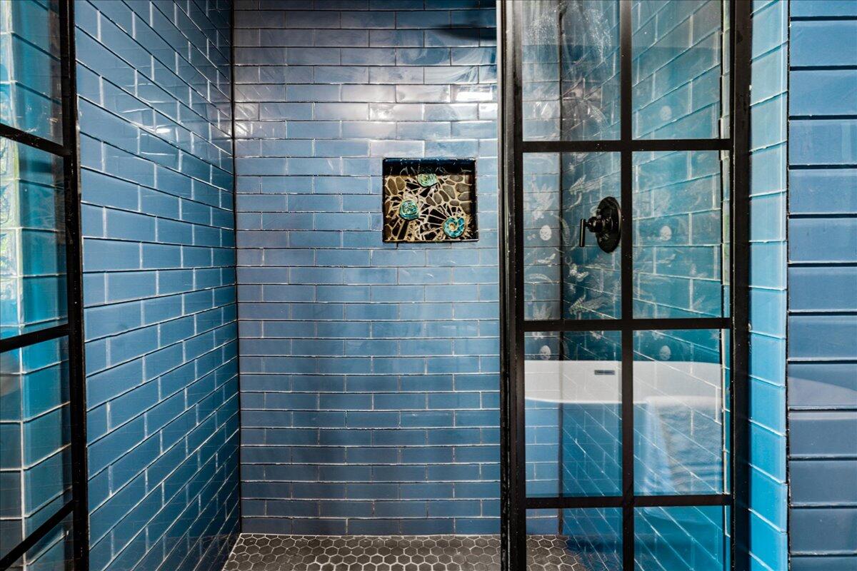 12980 Crestview Drive