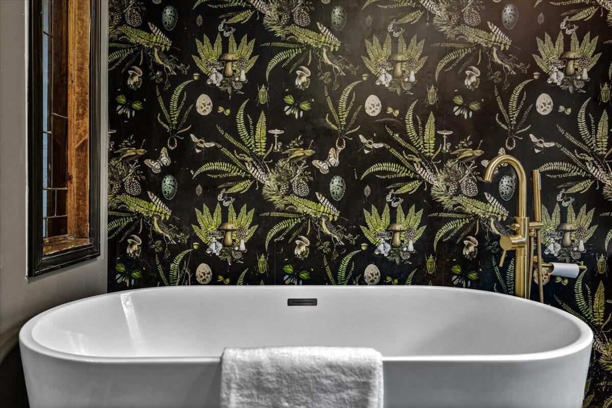 12980 Crestview Drive