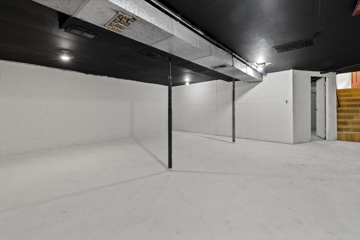 12980 Crestview Drive