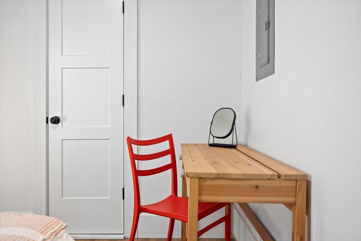 101 Sycamore Street E