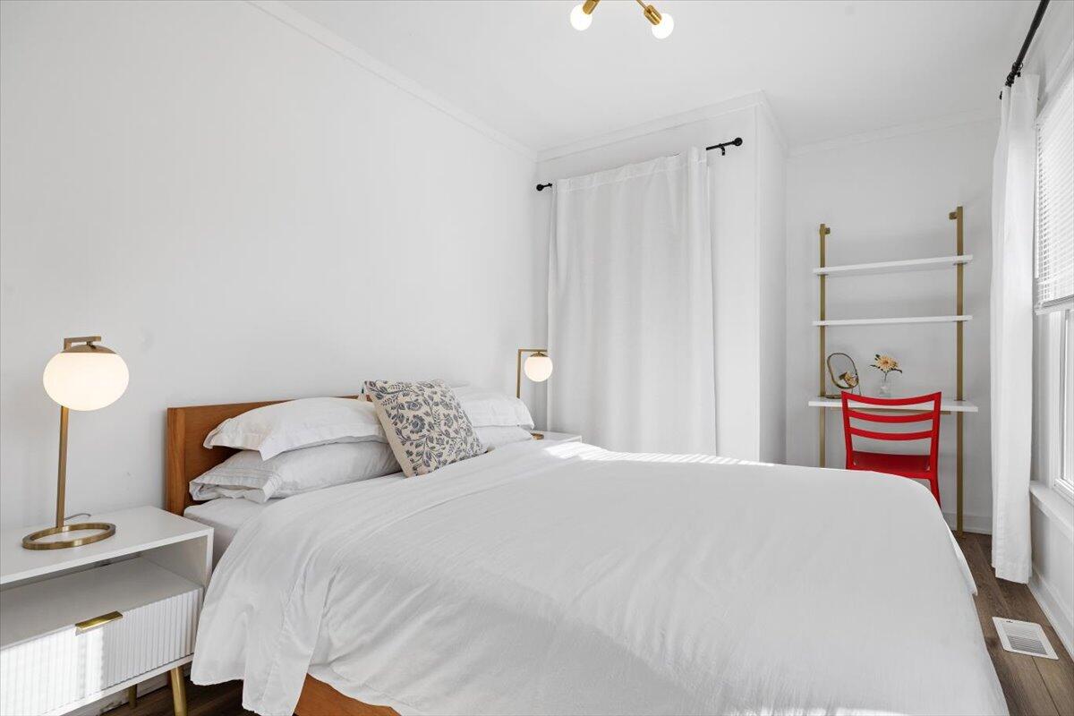 101 Sycamore Street E