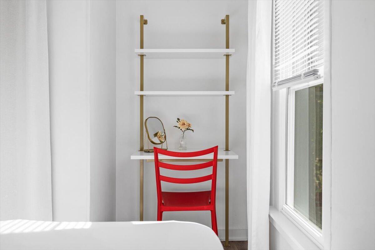 101 Sycamore Street E