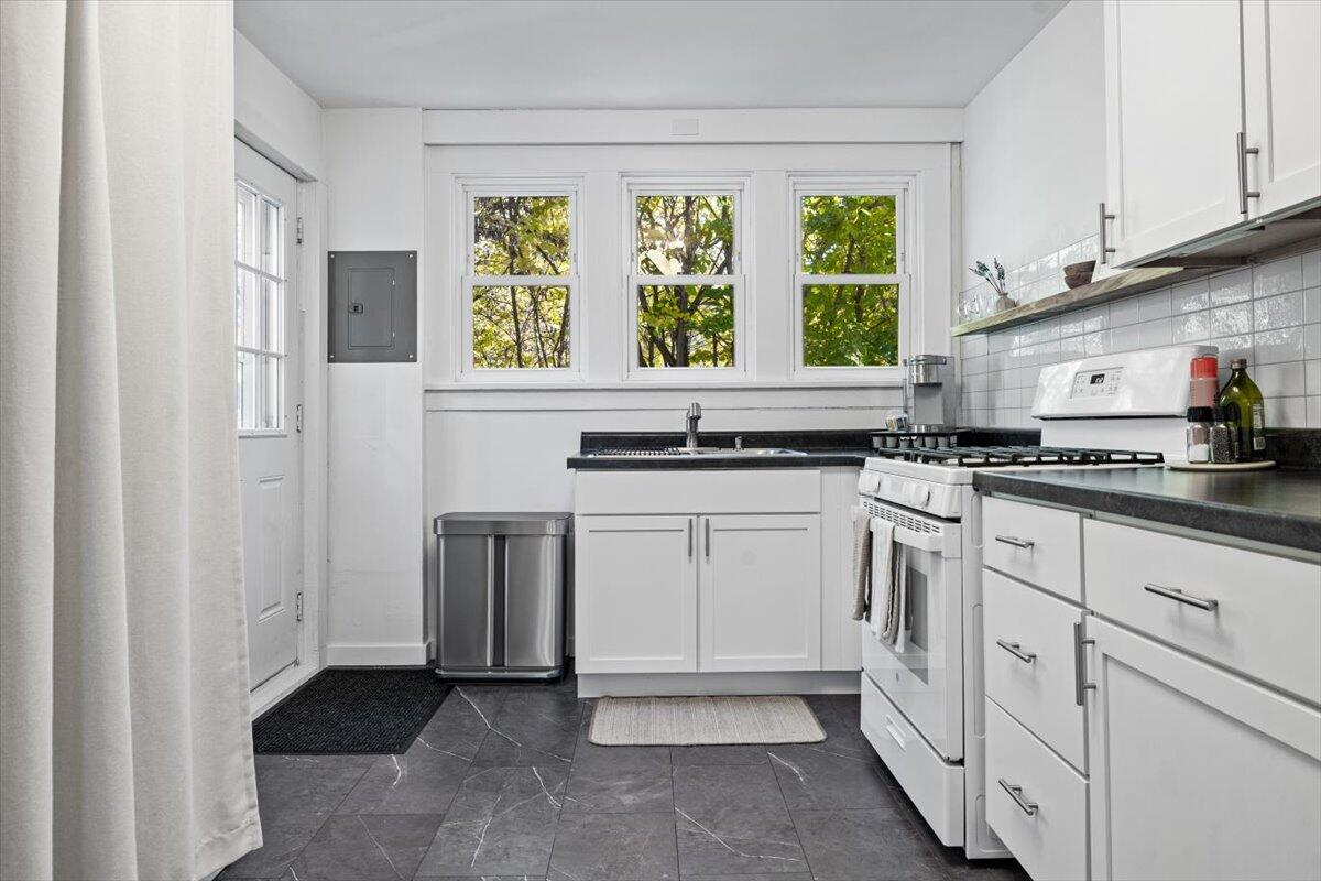 101 Sycamore Street E