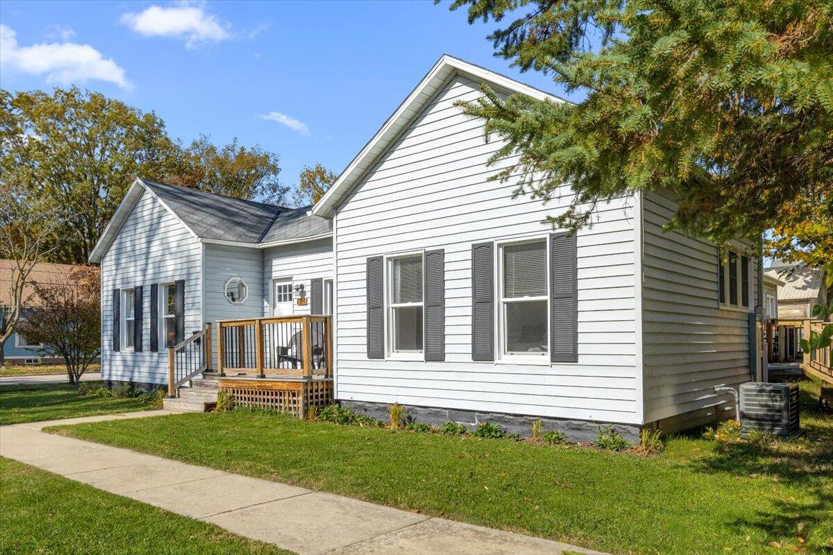 101 Sycamore Street E