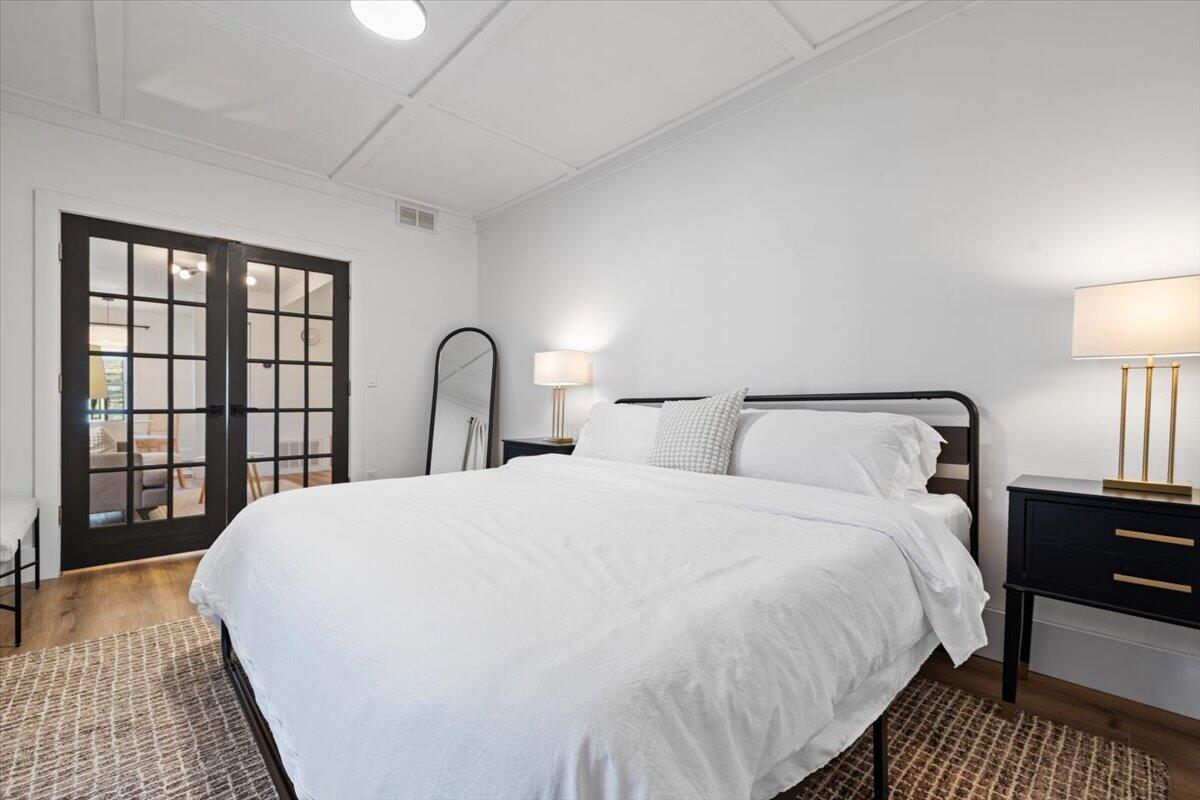 101 Sycamore Street E