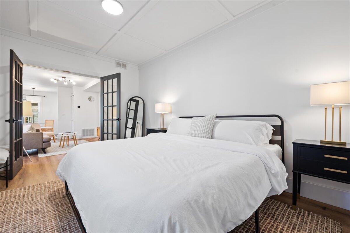 101 Sycamore Street E