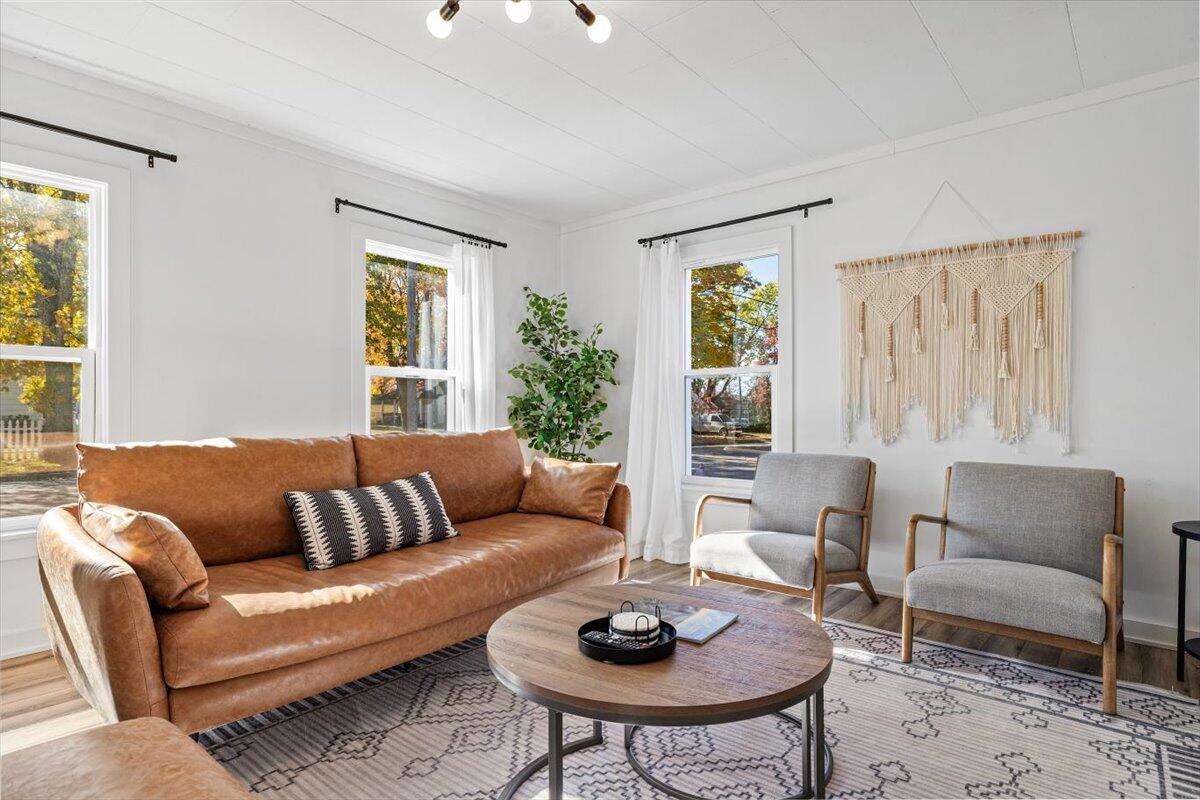 101 Sycamore Street E