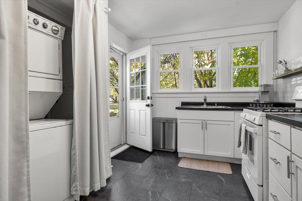 101 Sycamore Street E