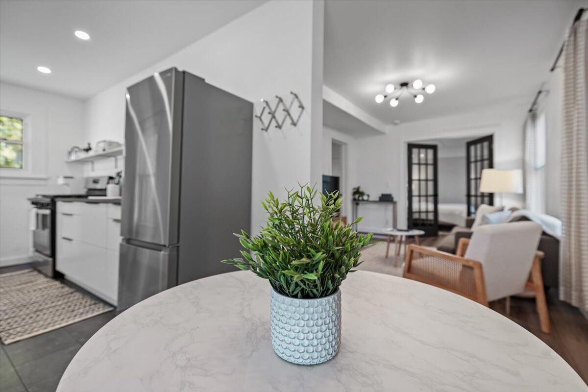 101 Sycamore Street E