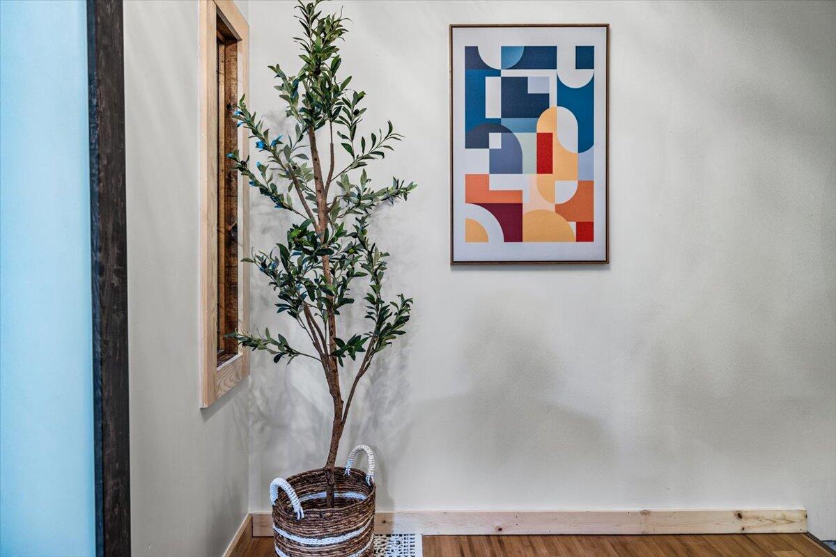 12980 Crestview Drive