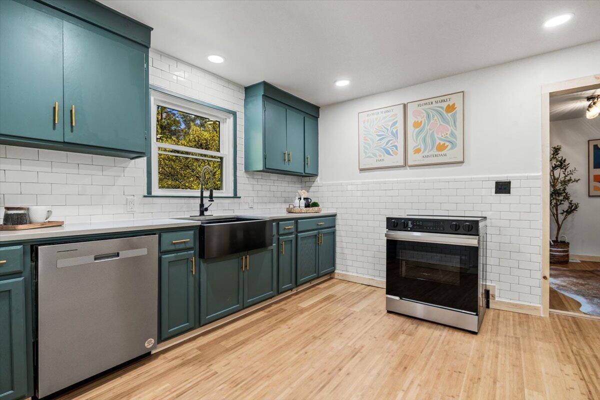 12980 Crestview Drive