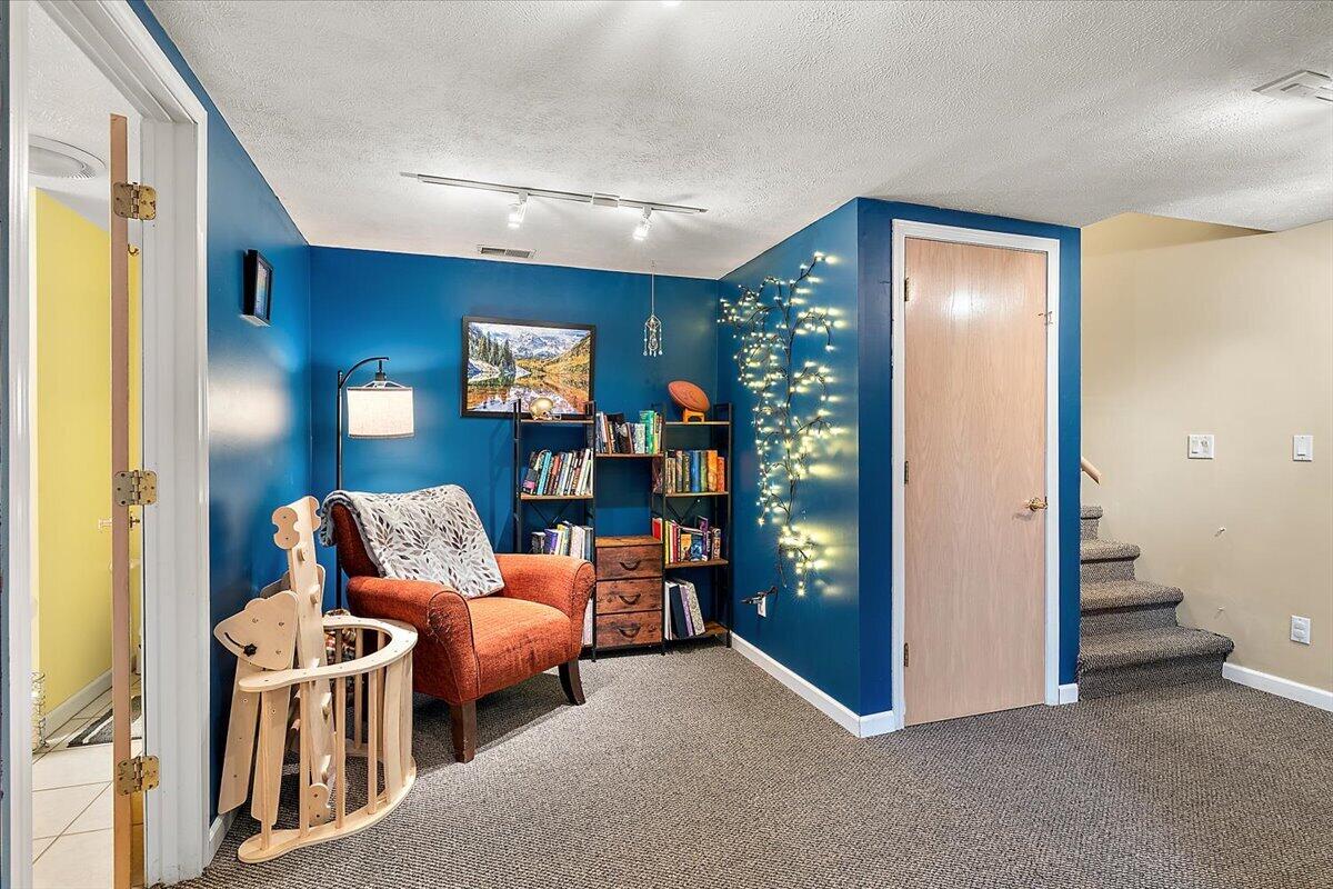 1491 Country Knoll Place, St. Joseph