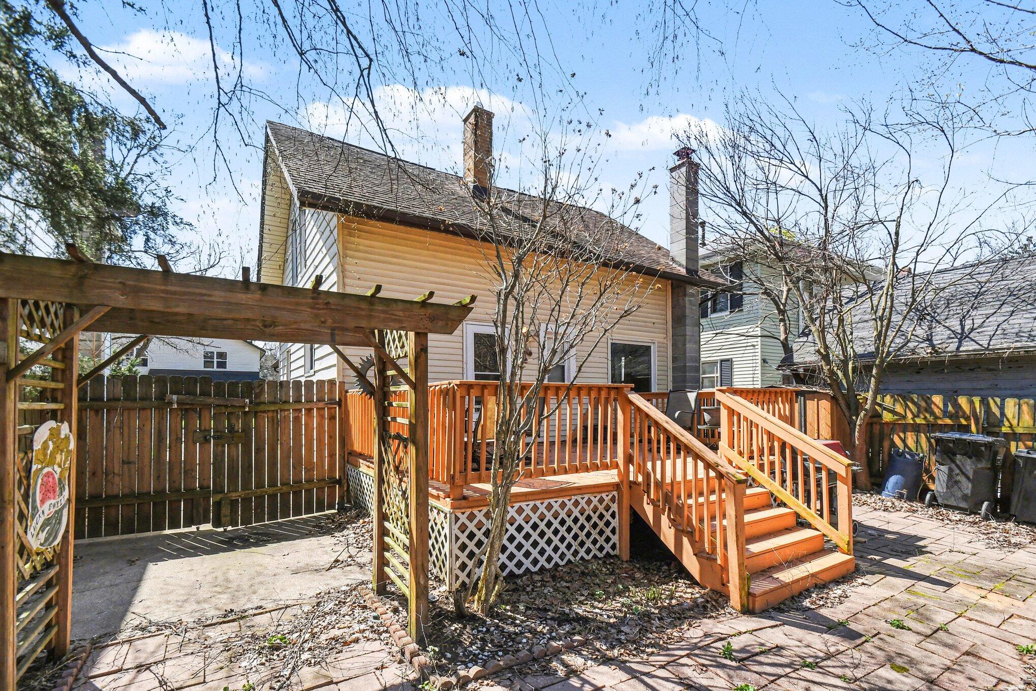 739 Maple Street