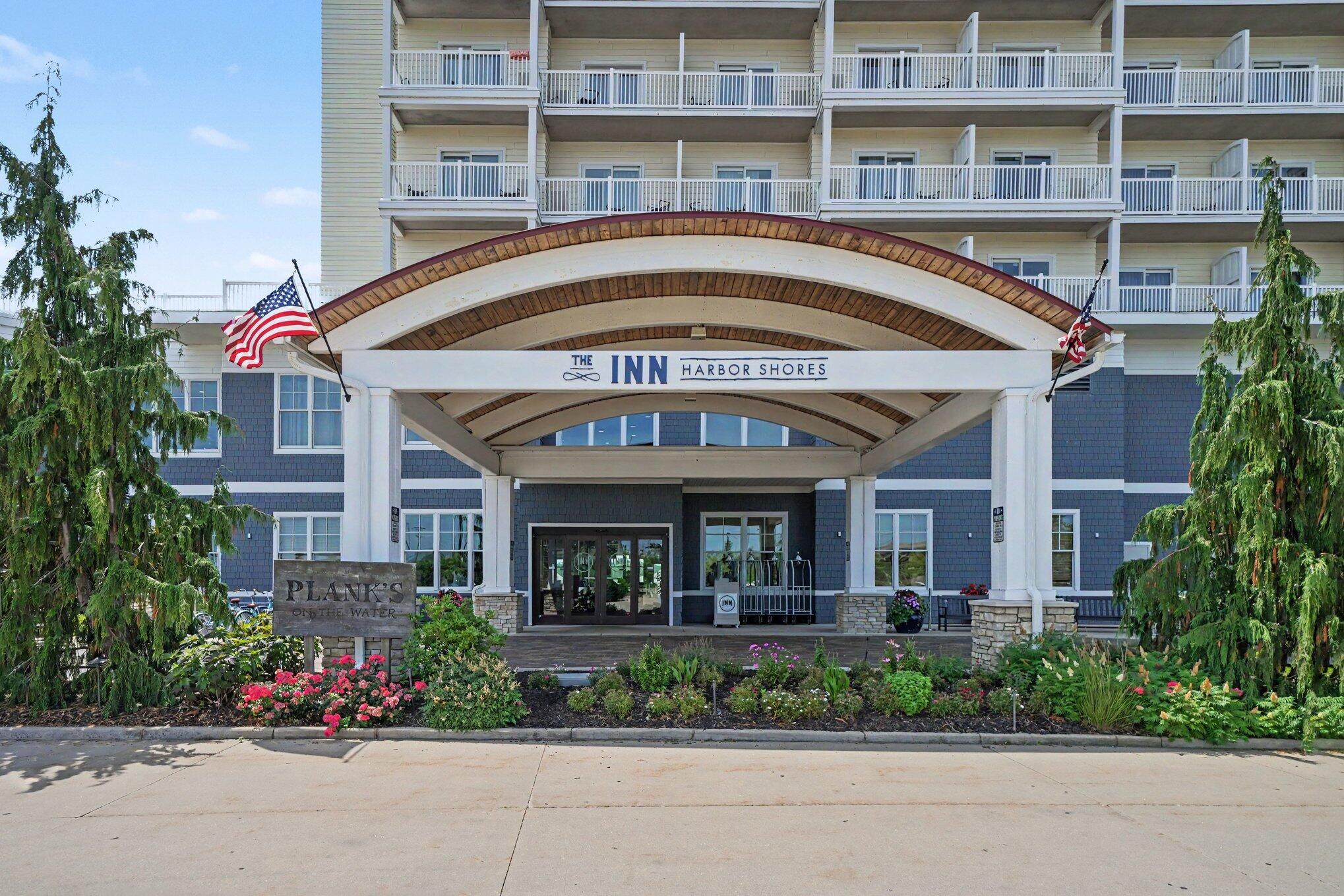 800 Whitwam Drive 13 & 13A, St. Joseph Unit: 13 & 13A