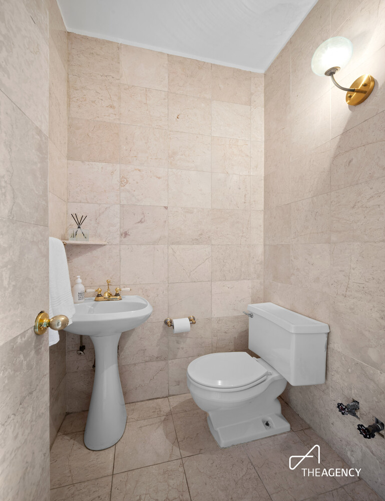 58 W 58TH Street 20C