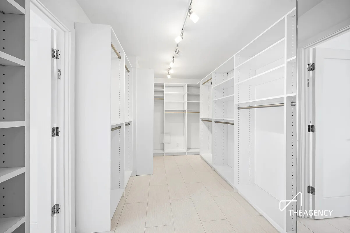 200 E 84TH Street 14ABC