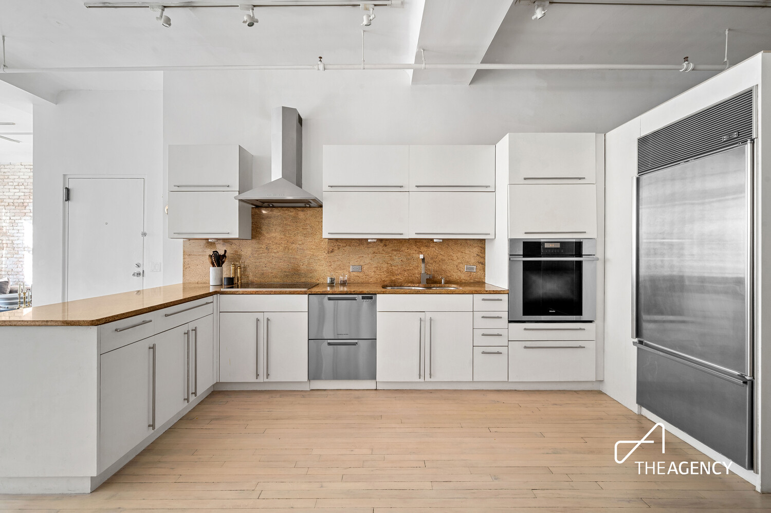 652 BROADWAY 6F