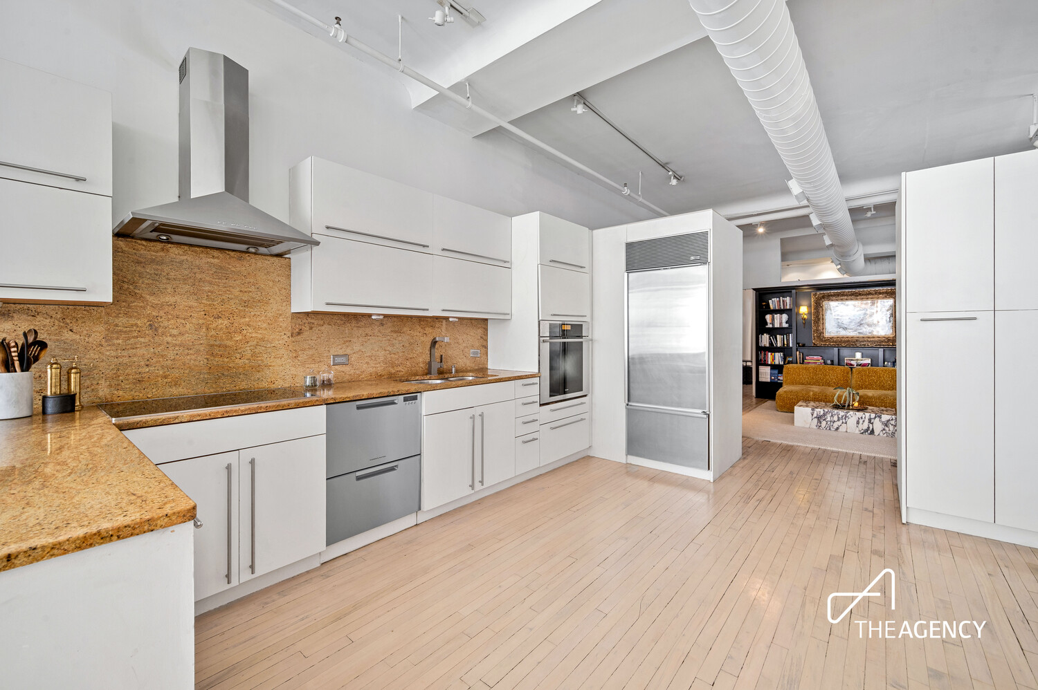 652 BROADWAY 6F