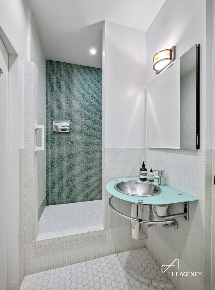 652 BROADWAY 6F