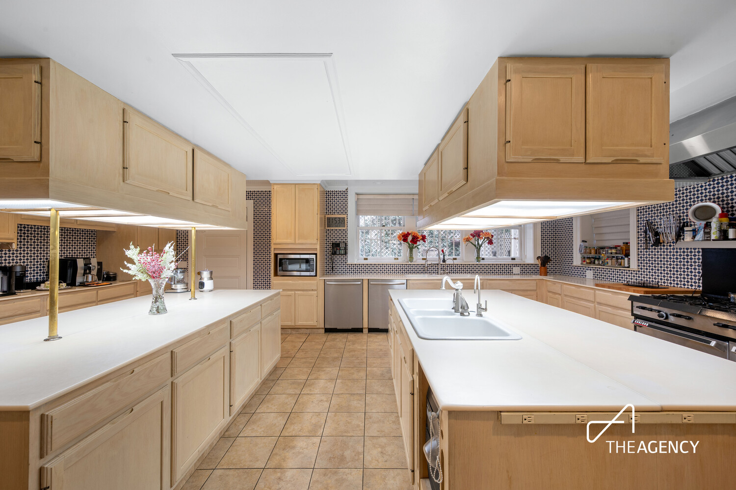 123 E 35TH Street