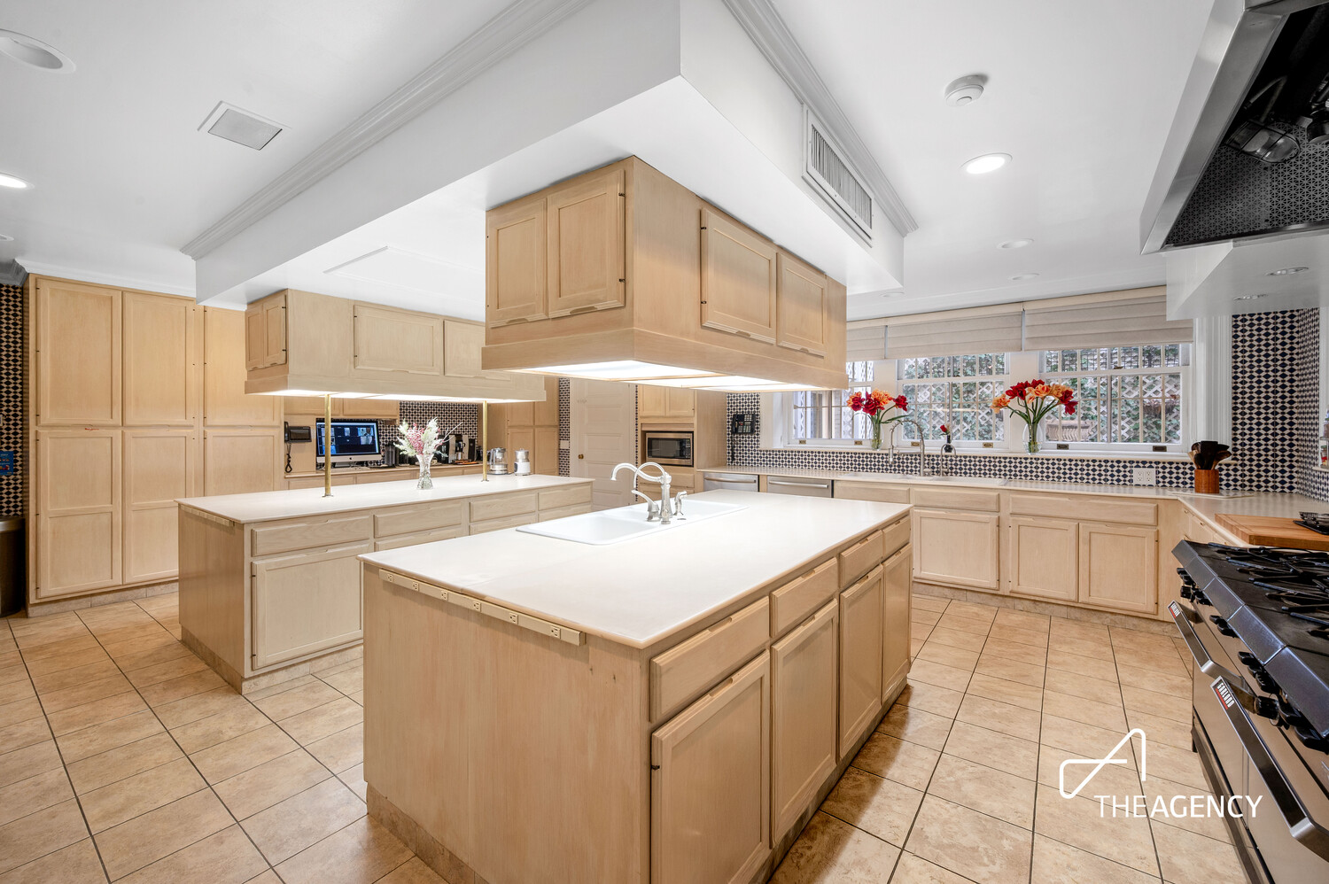 123 E 35TH Street