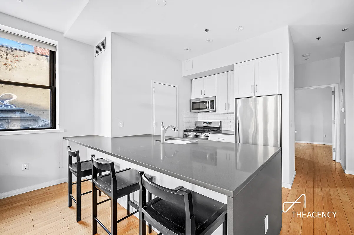 118 GREENPOINT Avenue 2D