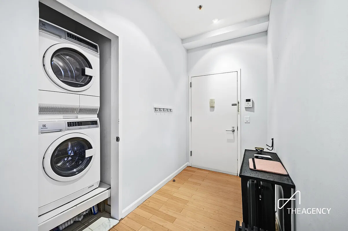 118 GREENPOINT Avenue 2D