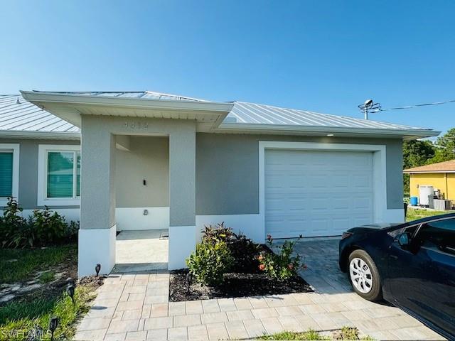 4412 Douglas LN