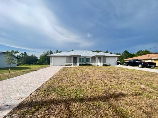 4412 Douglas LN