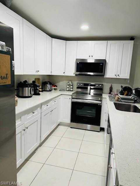 4412 Douglas LN
