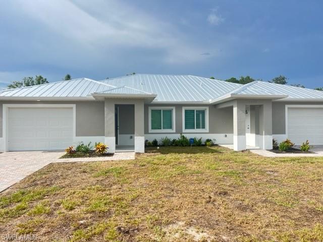 4412 Douglas LN