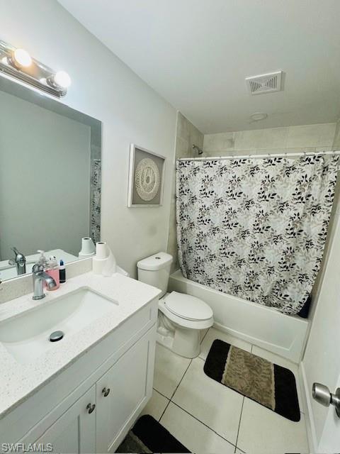 4412 Douglas LN
