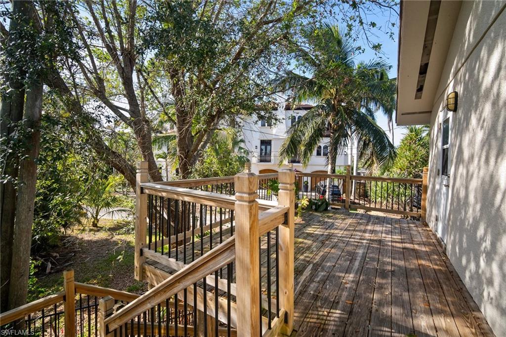7214 Coca Sabal LN