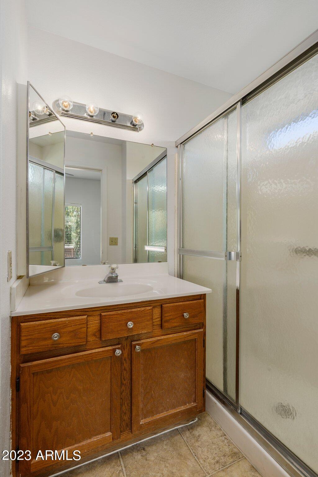 1017 E MARYLAND Avenue Unit: 119