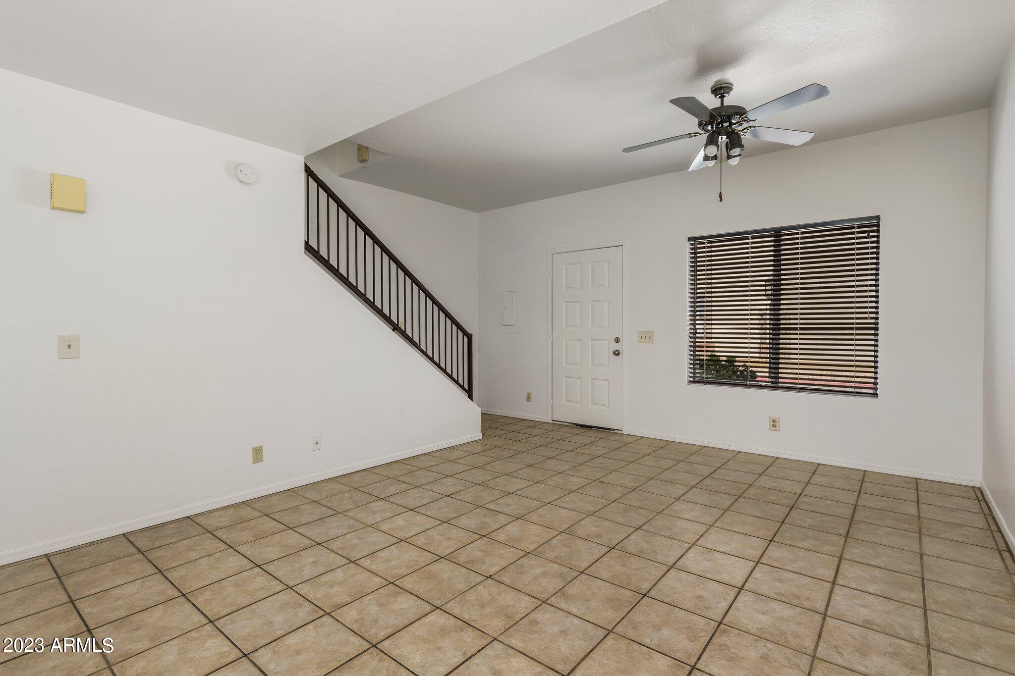 1017 E MARYLAND Avenue Unit: 119