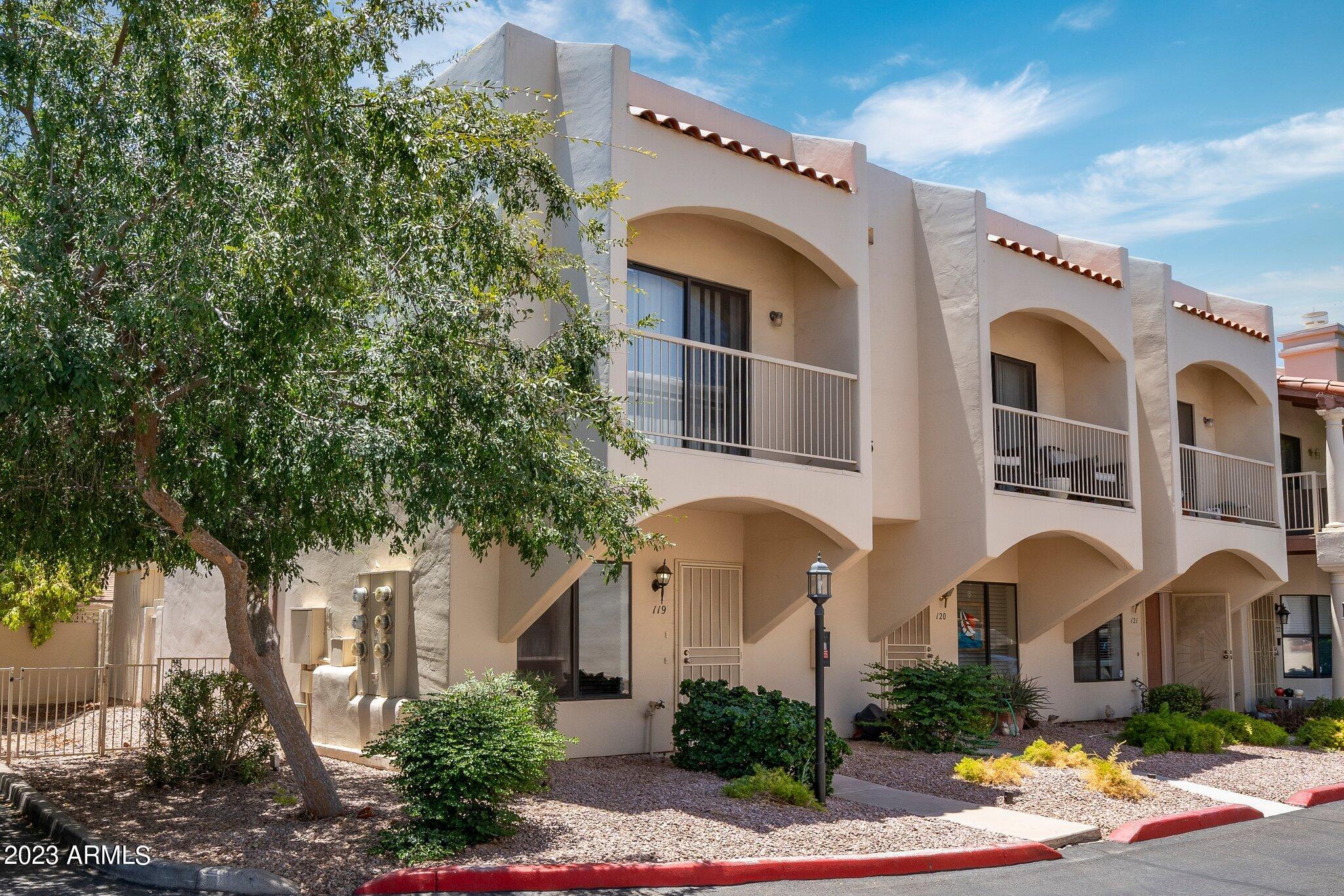 1017 E MARYLAND Avenue Unit: 119