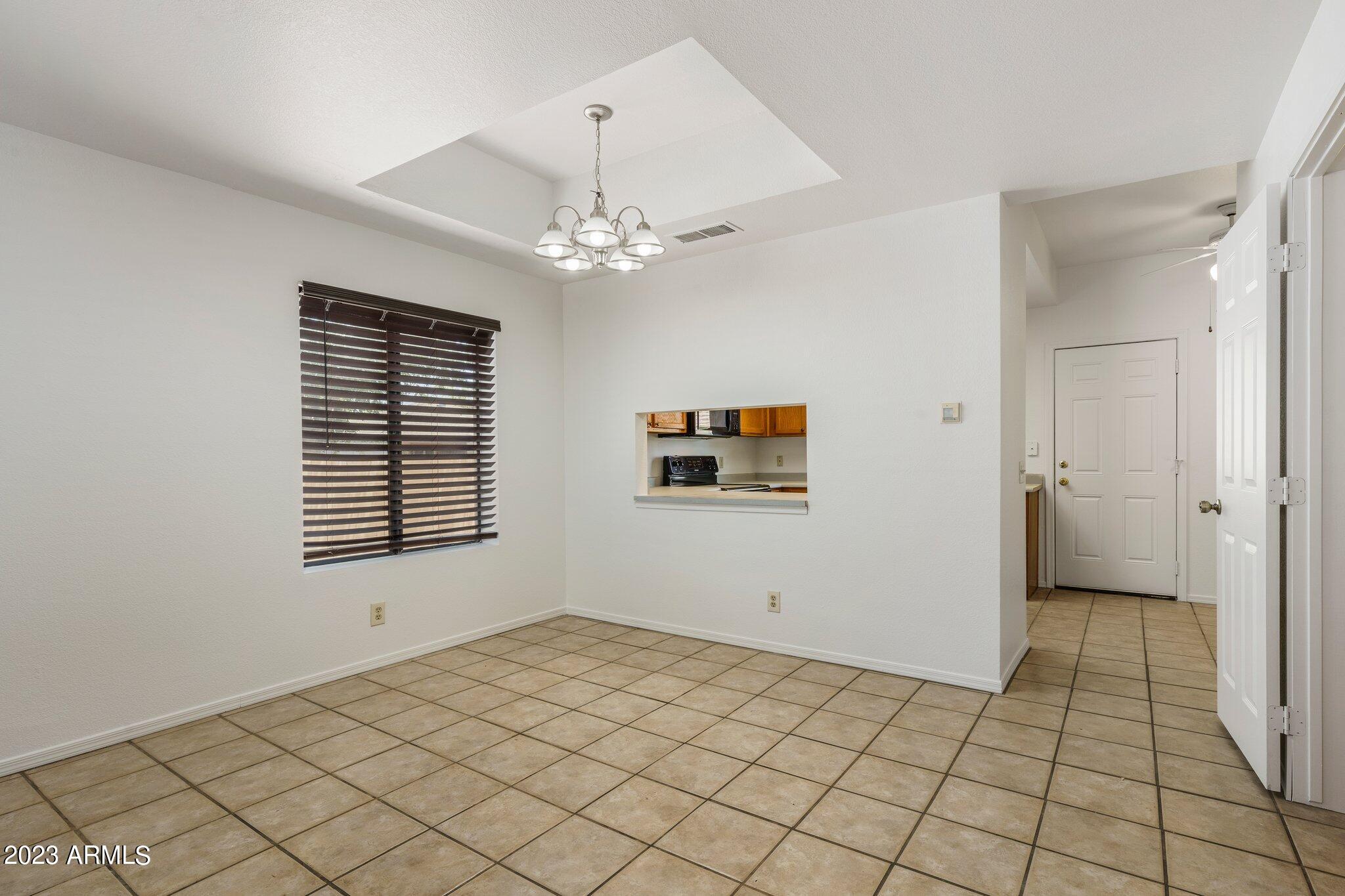 1017 E MARYLAND Avenue Unit: 119