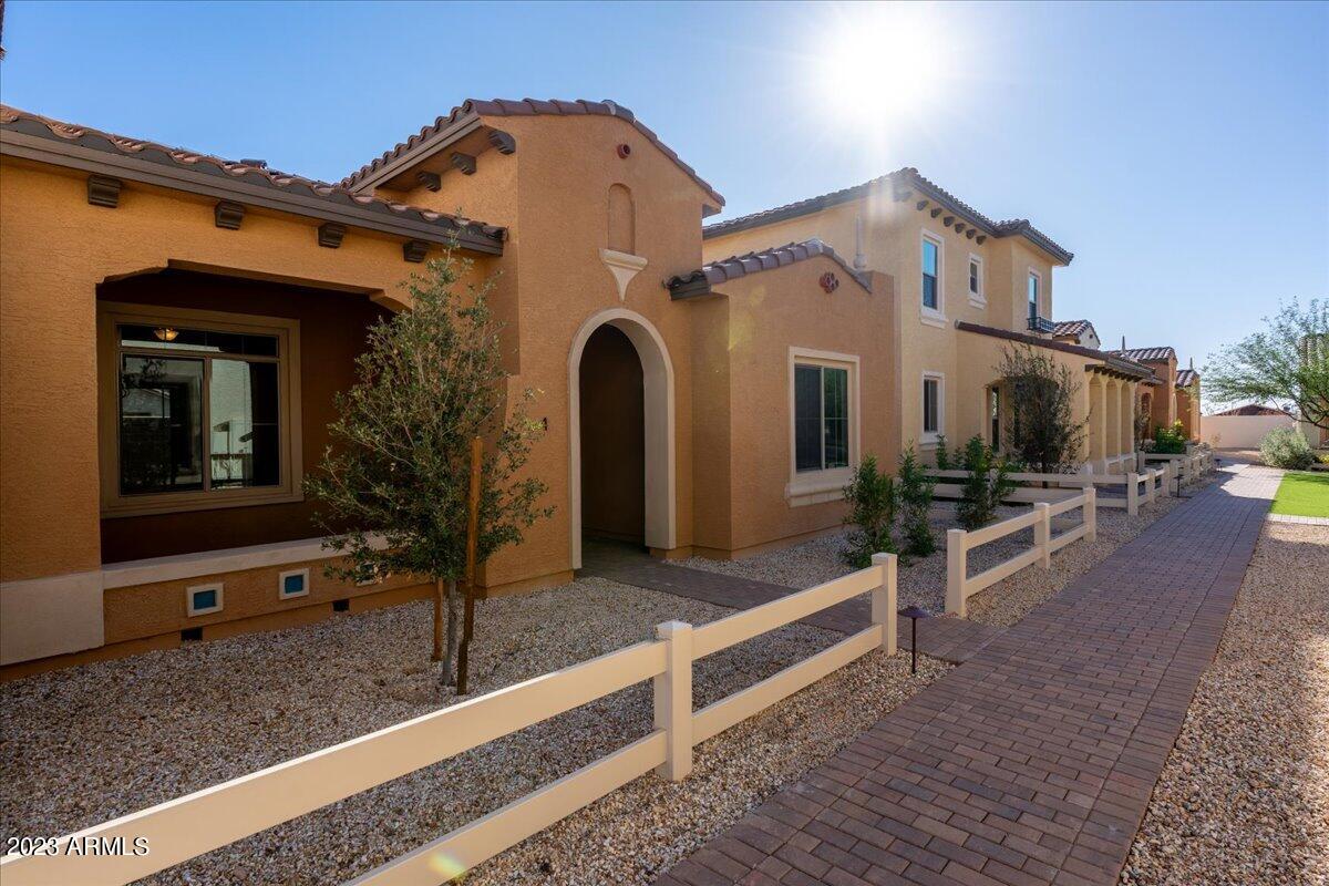 1500 E WAHALLA Lane Unit: W4