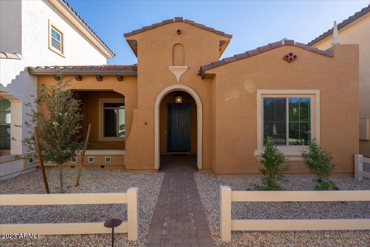 1500 E WAHALLA Lane Unit: W4