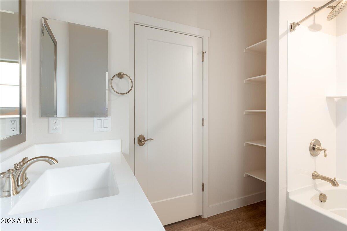 1500 E WAHALLA Lane Unit: W4